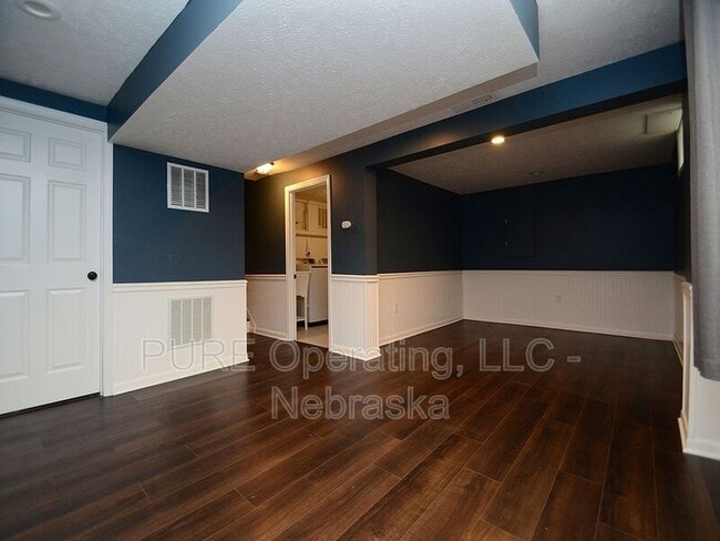 Building Photo - 13951 Jefferson Cir