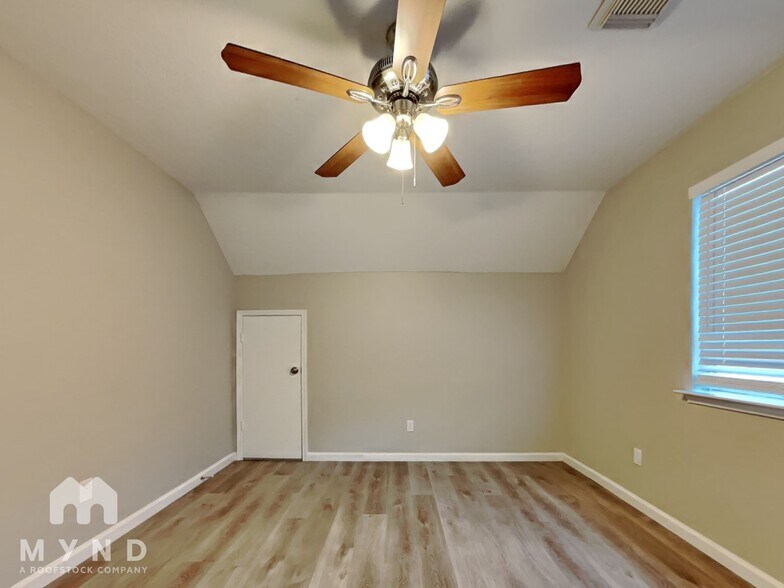 Building Photo - 7606 Bronze Trail Dr