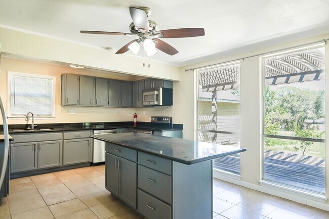 Building Photo - 24306 Romin Dr