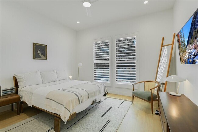 Building Photo - 5101 Cuesta Verde