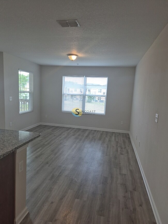 Building Photo - 9243 Western Way