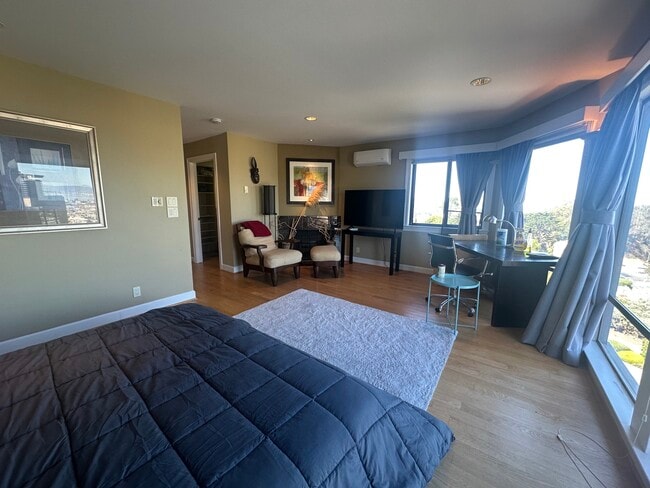 Building Photo - 304 Twin Peaks Blvd