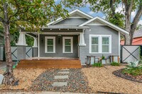 Building Photo - 326 Simon St