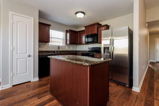 Building Photo - 7119 Glenridge