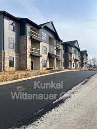 Building Photo - 90 Magnolia Dr