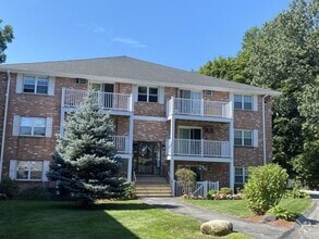 Building Photo - 2 Bedroom with off street parking