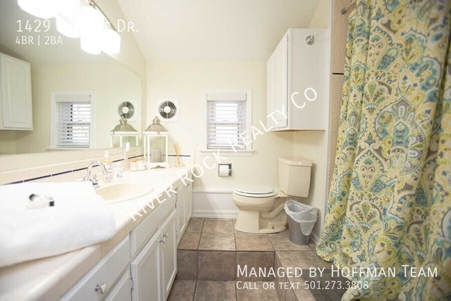 Building Photo - 1429 Skyline Dr
