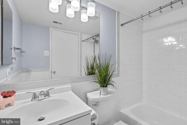 Building Photo - 19413 Brassie Pl