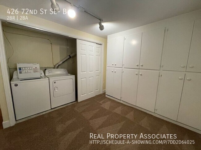 Building Photo - Beverly Lake 2 Bed, 1.5 Bath, Available NOW!