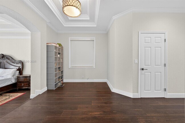Building Photo - 2538 Montclaire Ct