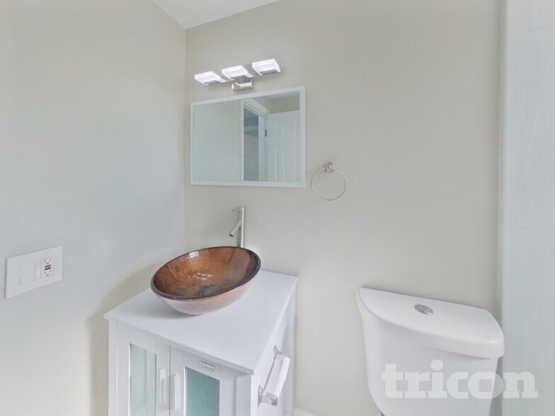 Building Photo - 7394 Norwich Ln