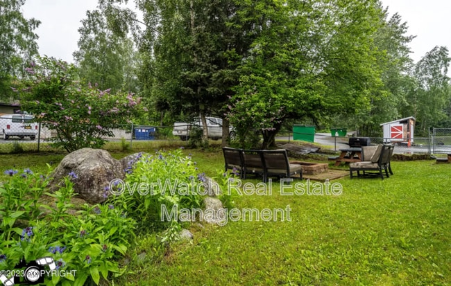 Building Photo - 6329 E 32nd Ave