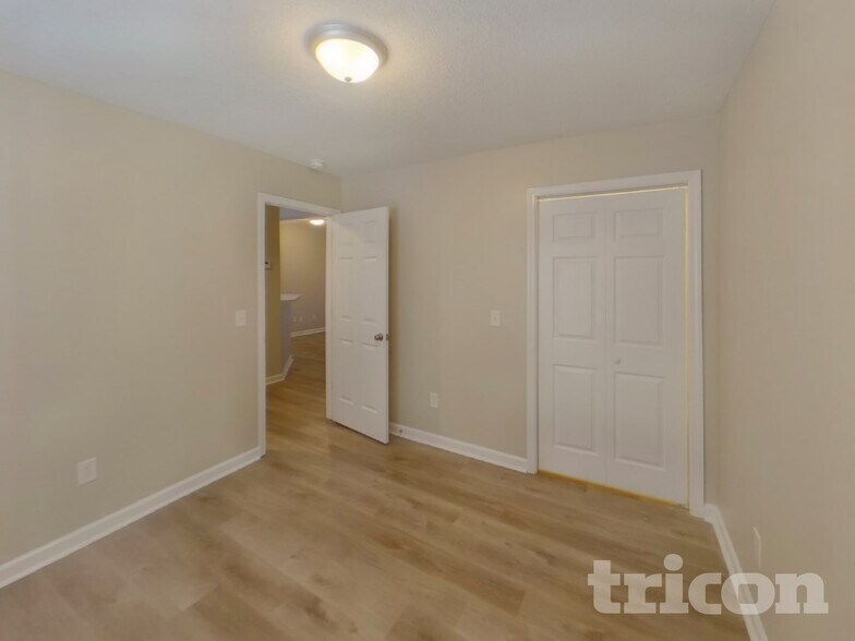 Building Photo - 110 Lockleven Dr