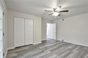 Building Photo - 2329 McKees Rocks Rd
