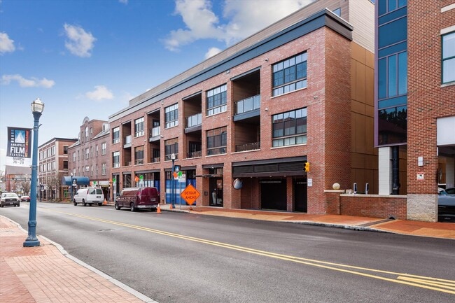 Building Photo - 141 West St