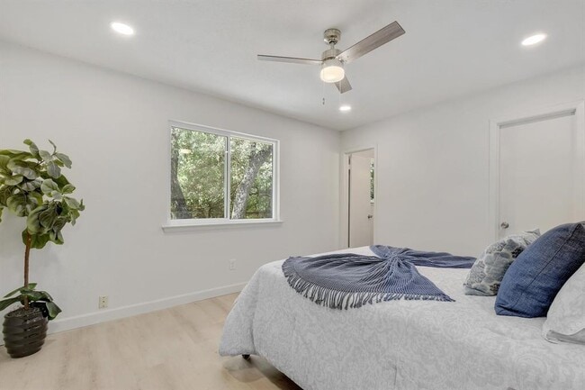 Building Photo - 4011 Eskew Dr