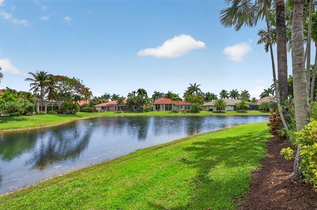 Building Photo - 2538 Montclaire Ct