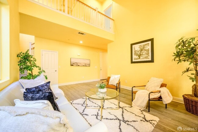 Building Photo - 5476 Summerfield Dr