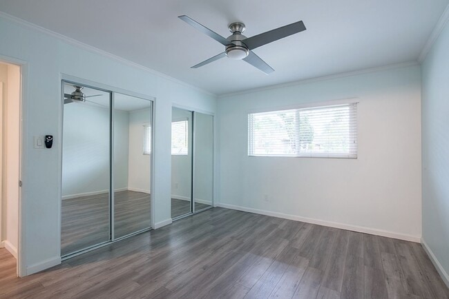 Building Photo - Charming Three Bedroom 2 Bath Home with Spacious Backyard for Entertaining!