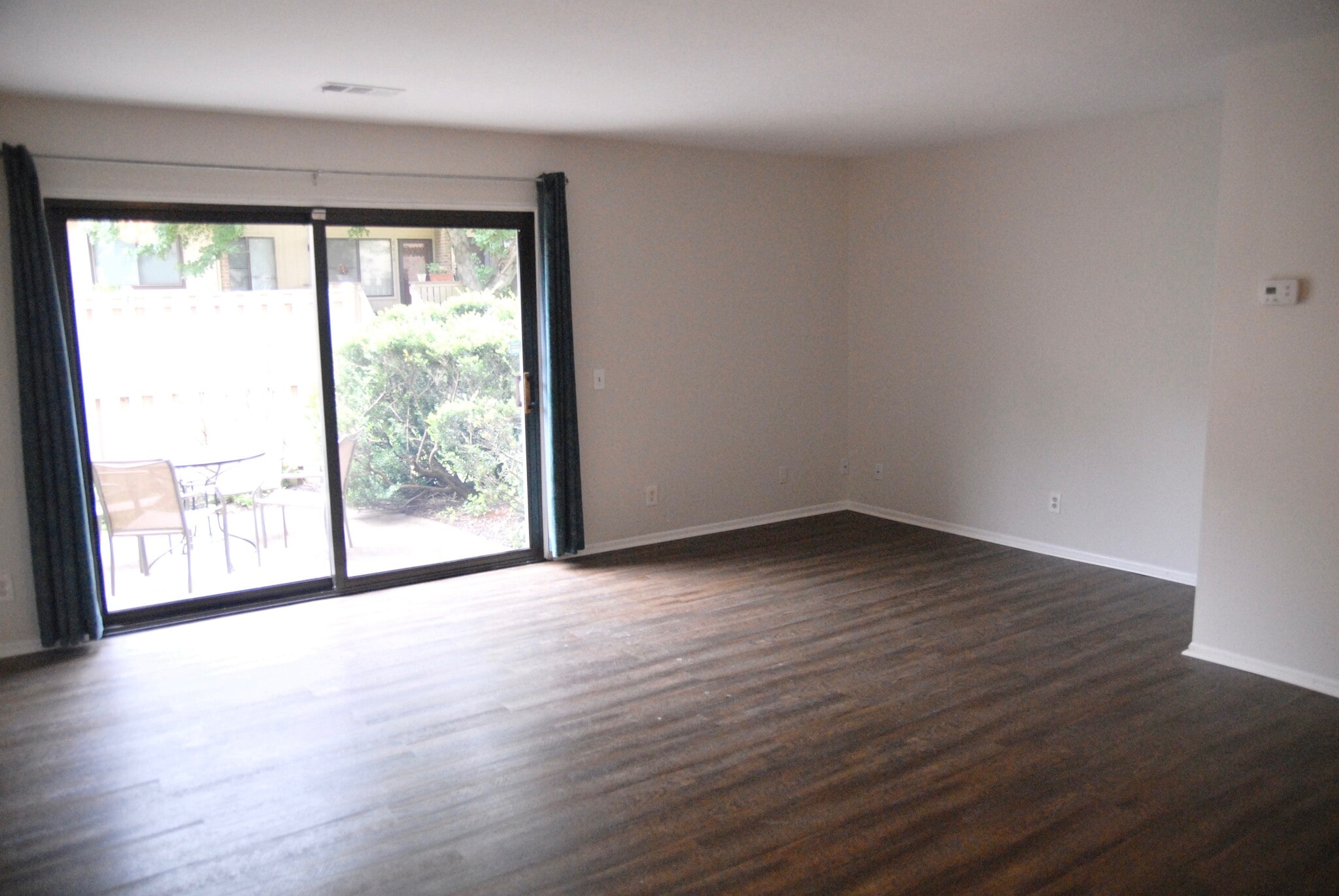 Building Photo - 2438 Glengyle Dr