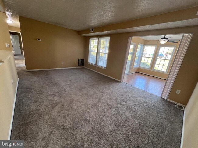 Building Photo - 782 Southern Hills Dr