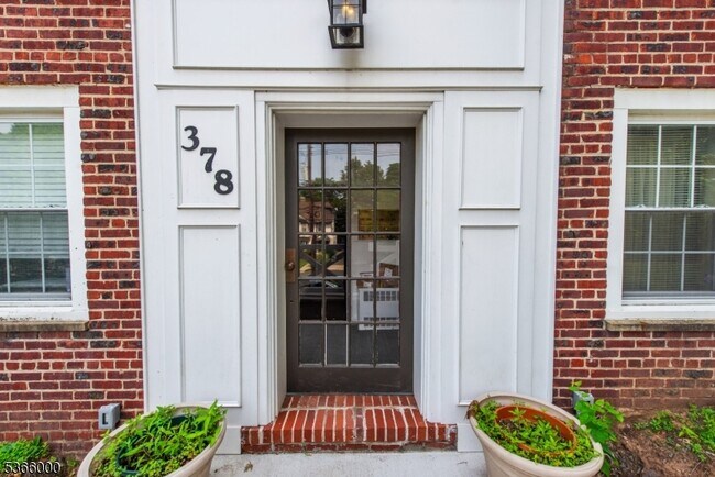 Building Photo - 378 Claremont Ave