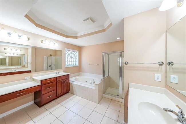 Building Photo - 1128 Southland Bluff