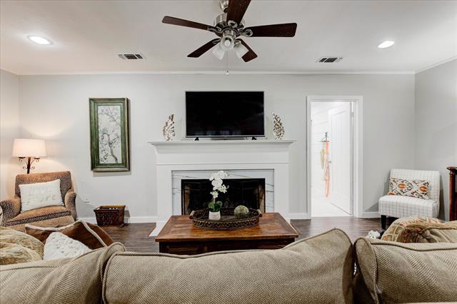 Building Photo - 3727 W Biddison St