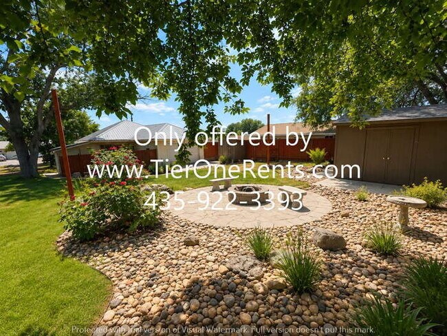 Building Photo - This property offers a NO DEPOSIT option available for qualified renters!