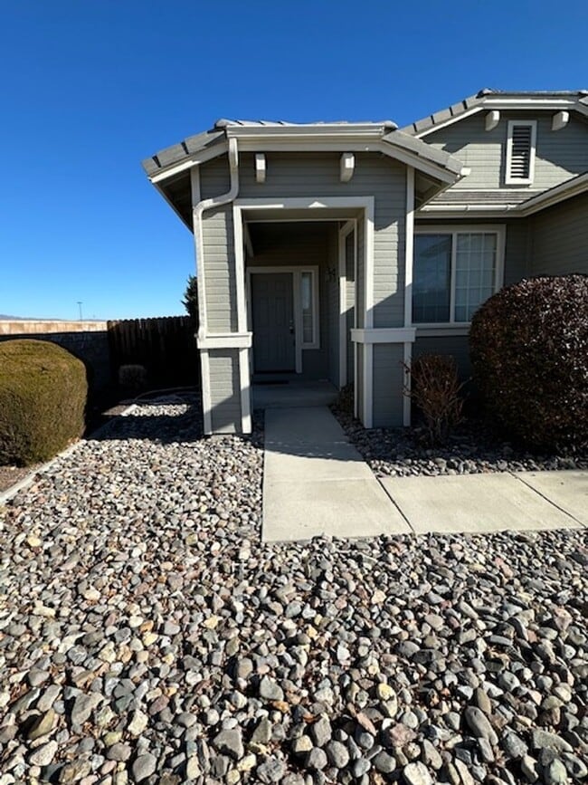 Building Photo - Beautiful Three Bed Home Available On The Green at Dayton Golf Course