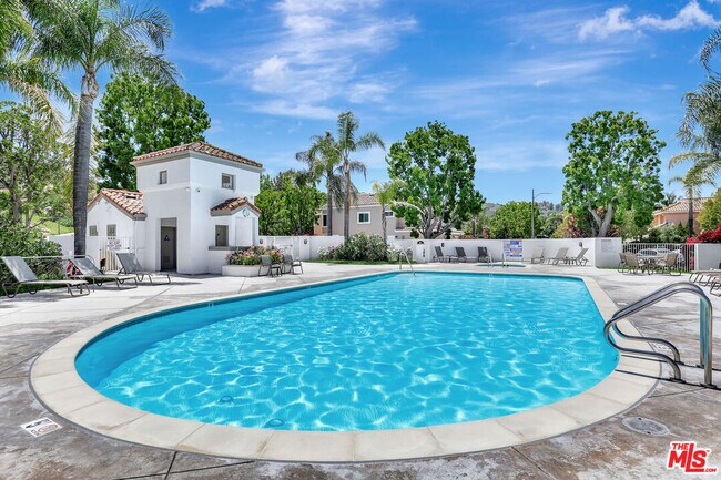 Building Photo - 24701 Cll Conejo