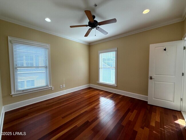 Building Photo - 54 Battery Crk Clb Dr