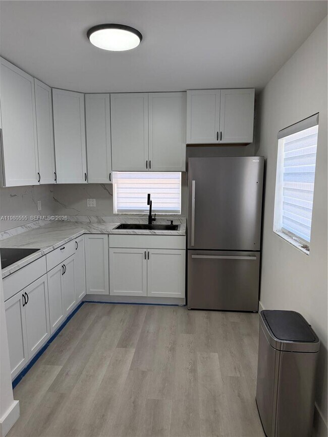 Building Photo - 3230 SW 98th Ave