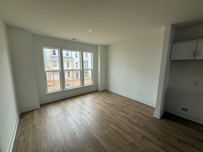 Building Photo - 15354 Oasis Sun Aly
