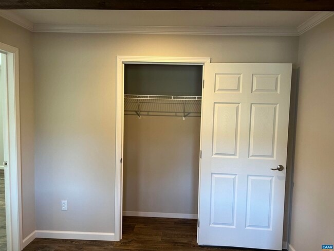 Building Photo - 3123 Scottsville Rd