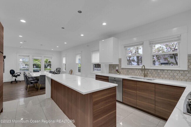 Building Photo - 309 Cedar Ave