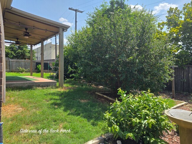 Backyard Patio, full covered. Enjoy it all four seasons! - 301 Silver Trl