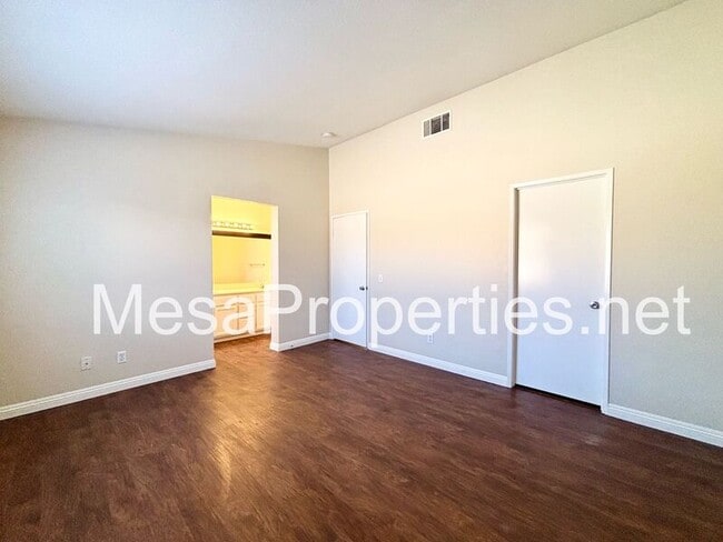 Building Photo - 13156 Bennington Dr