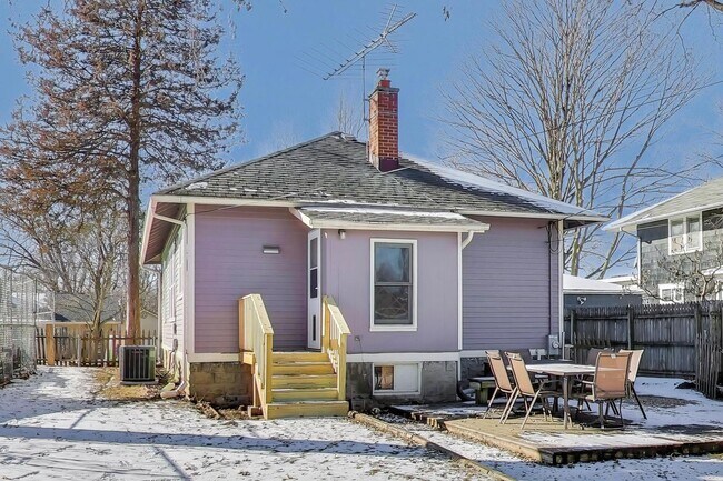 Building Photo - 23 N Adams St