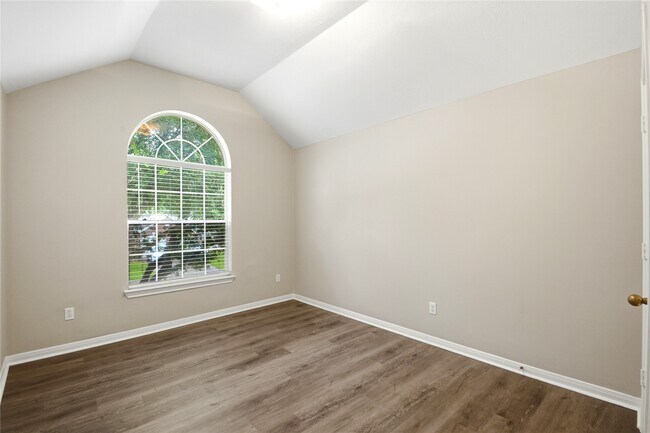 Building Photo - 3924 Highland Vale Ct