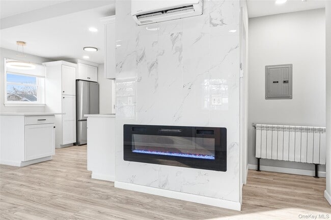 Building Photo - 78 Maple Ave