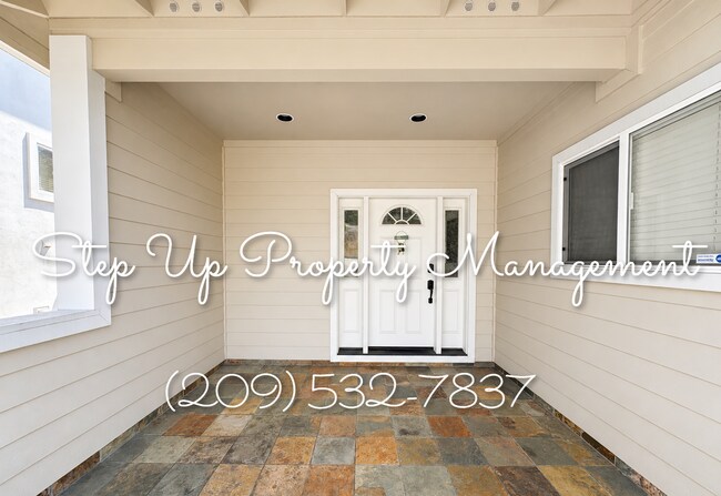 Building Photo - LIMITED-TIME MOVE-IN SPECIAL – Receive Your First Two Weeks FREE!