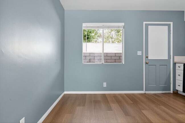 Building Photo - 44440 Acacia Dr