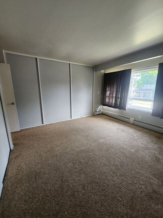 Building Photo - Two Bedroom Available near EMU!