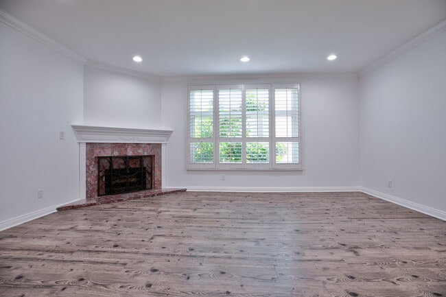 Building Photo - 1337 Berkeley St