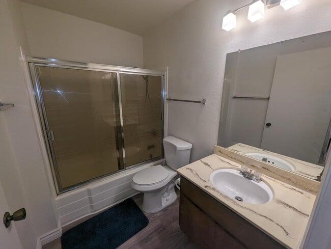 Building Photo - 7845 Golfcrest Dr