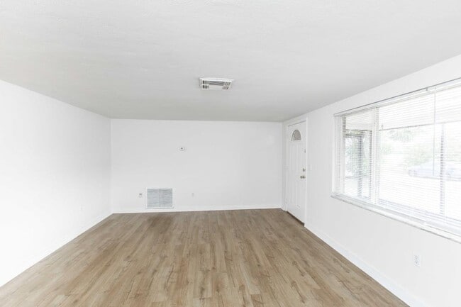 Building Photo - 6149 2nd Ave