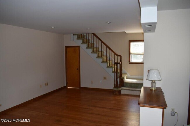Building Photo - 501 Cable Ave