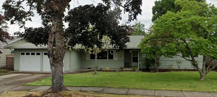 Building Photo - Winter Special-$500-1st Months Rent-Beautiful Three Bedroom Home