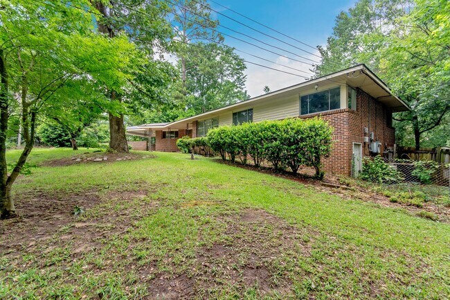 Building Photo - 3105 Pelzer Ave